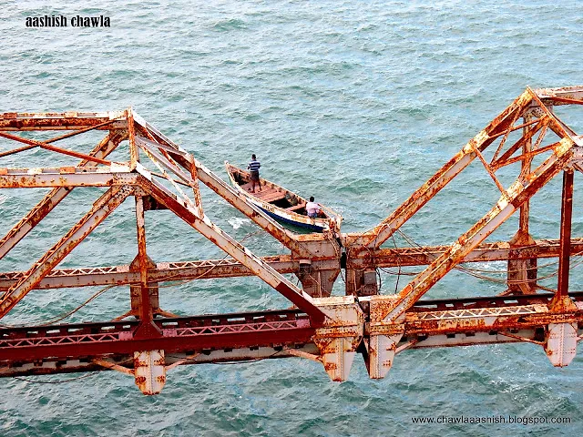 Pamban Bridge | One of the most dangerous bridge