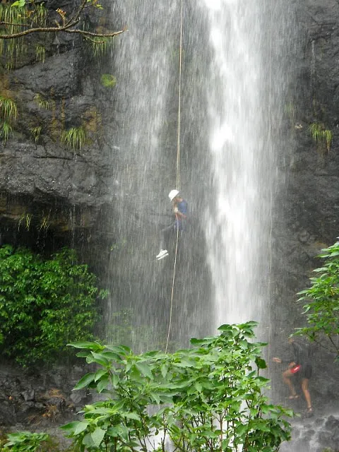 5 Minutes of Thrill: Waterfall Rappelling