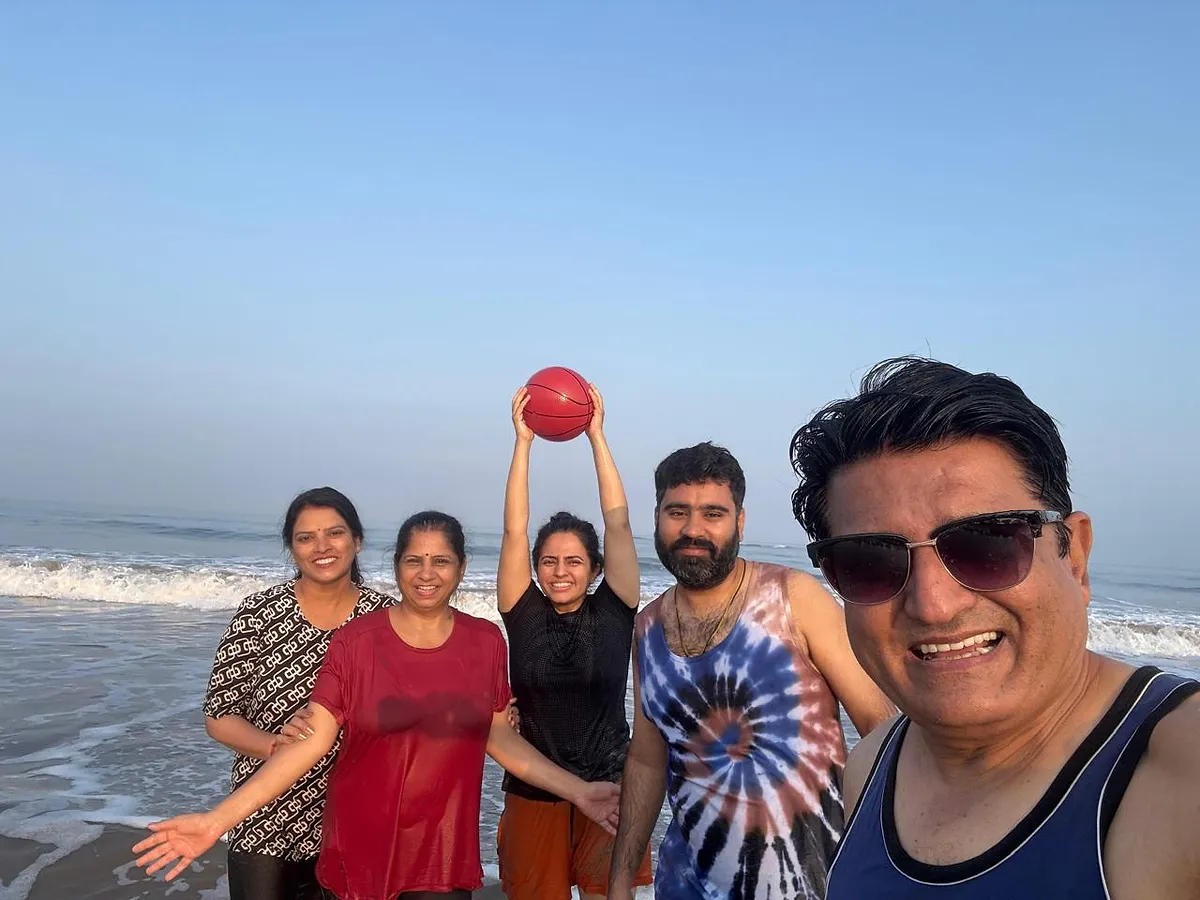 Konkan Road Trip Part 2 – Guhaghar to Dapoli with Beaches, Forts & Family Fun
