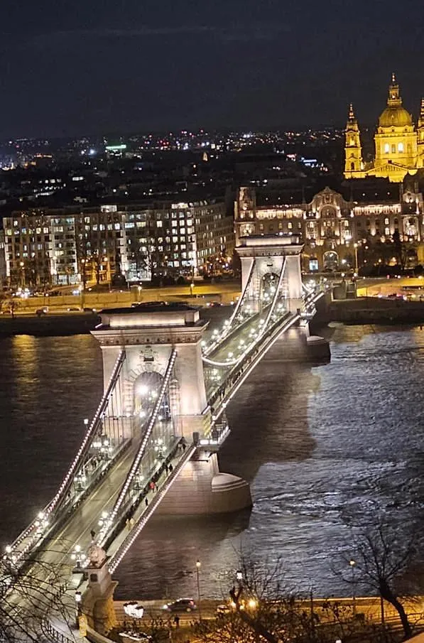 The Chain Bridge | Hungarian Parliament | A day in Budapest
