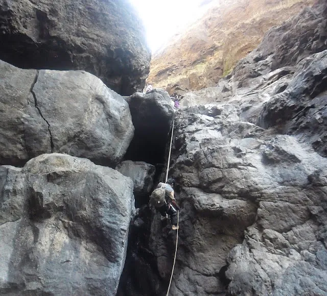 Trek from Samrad -Sandhan valley-Karoli Ghat-Ratangad-Ratanwadi