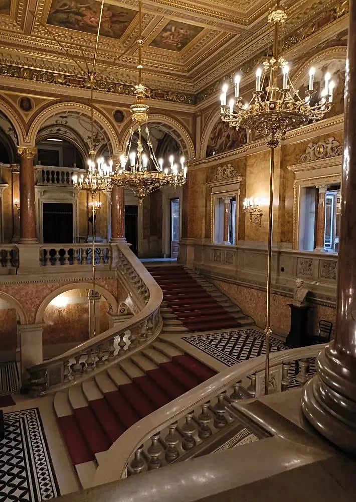 Discovering the Hungarian State Opera House | Budapest
