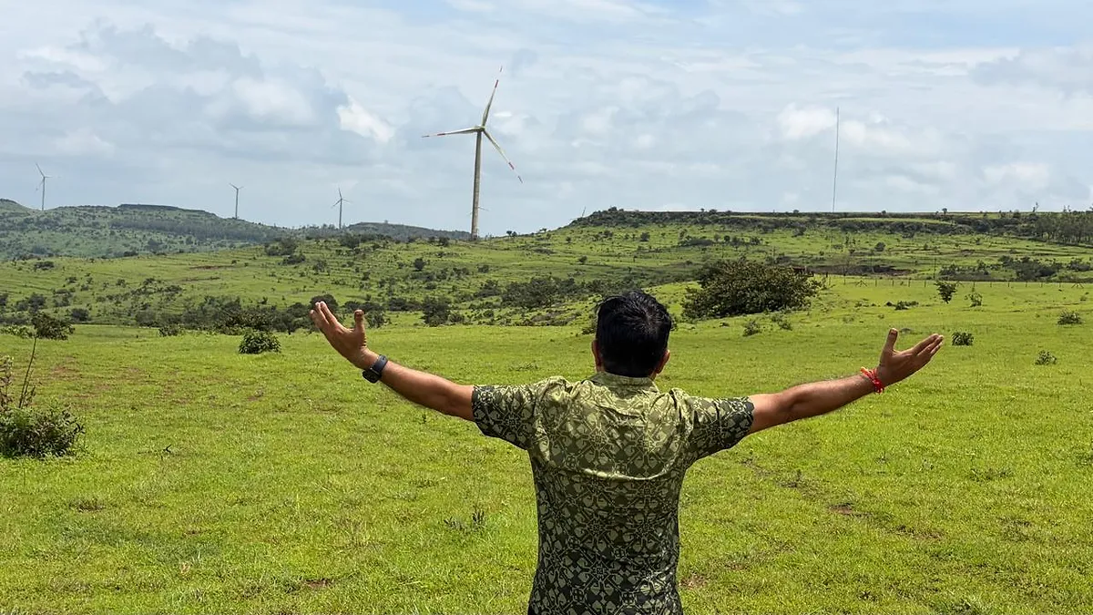 Satara Road Trip Day 2: Sajjangad, Windmills, Thoseghar & an Unexpected Goodbye