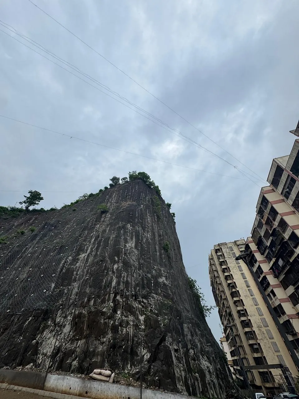 Monolith in the Mumbai City: Gilbert Hill & My Half-Ticket Adventure