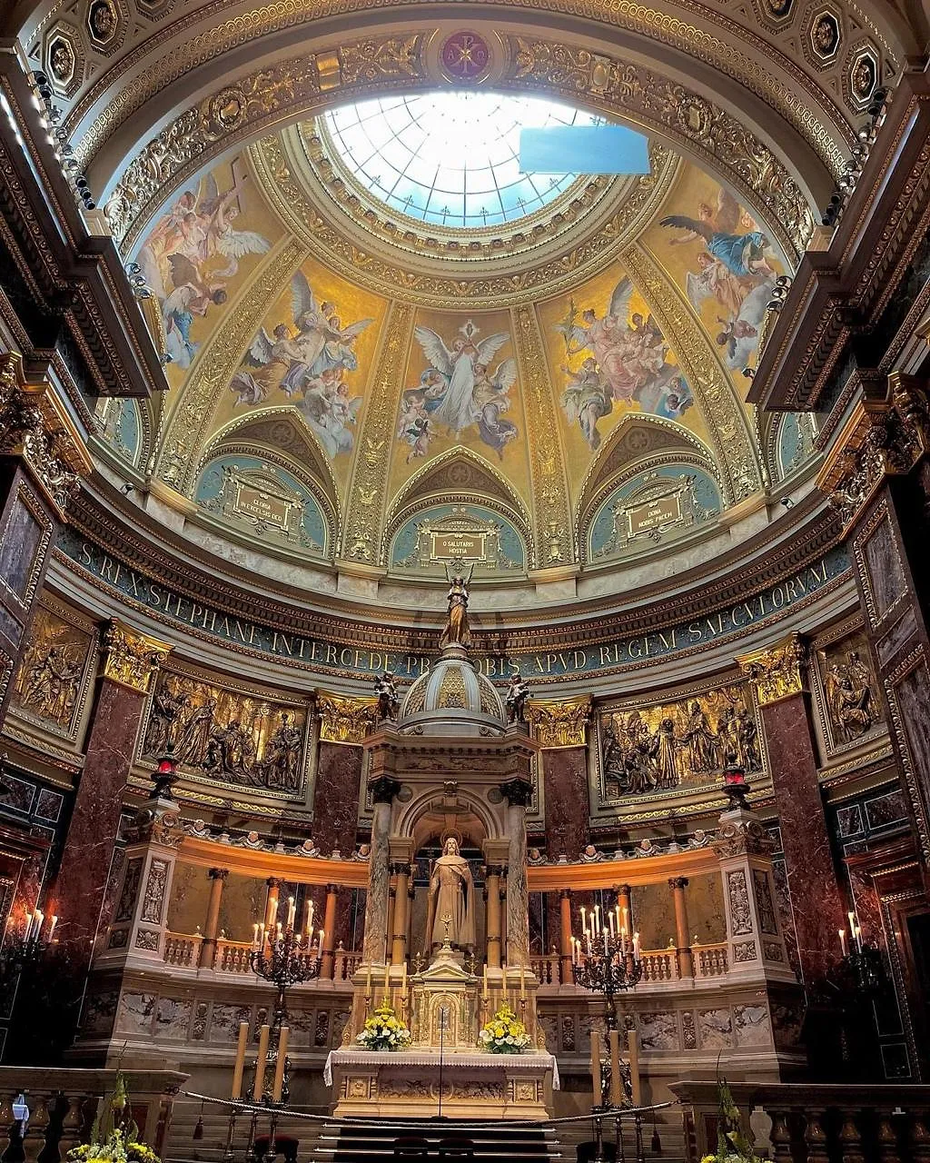 सेंट स्टेफन बासिलिका: बुडापेस्ट का एक रत्न (St Stephens Basilica)