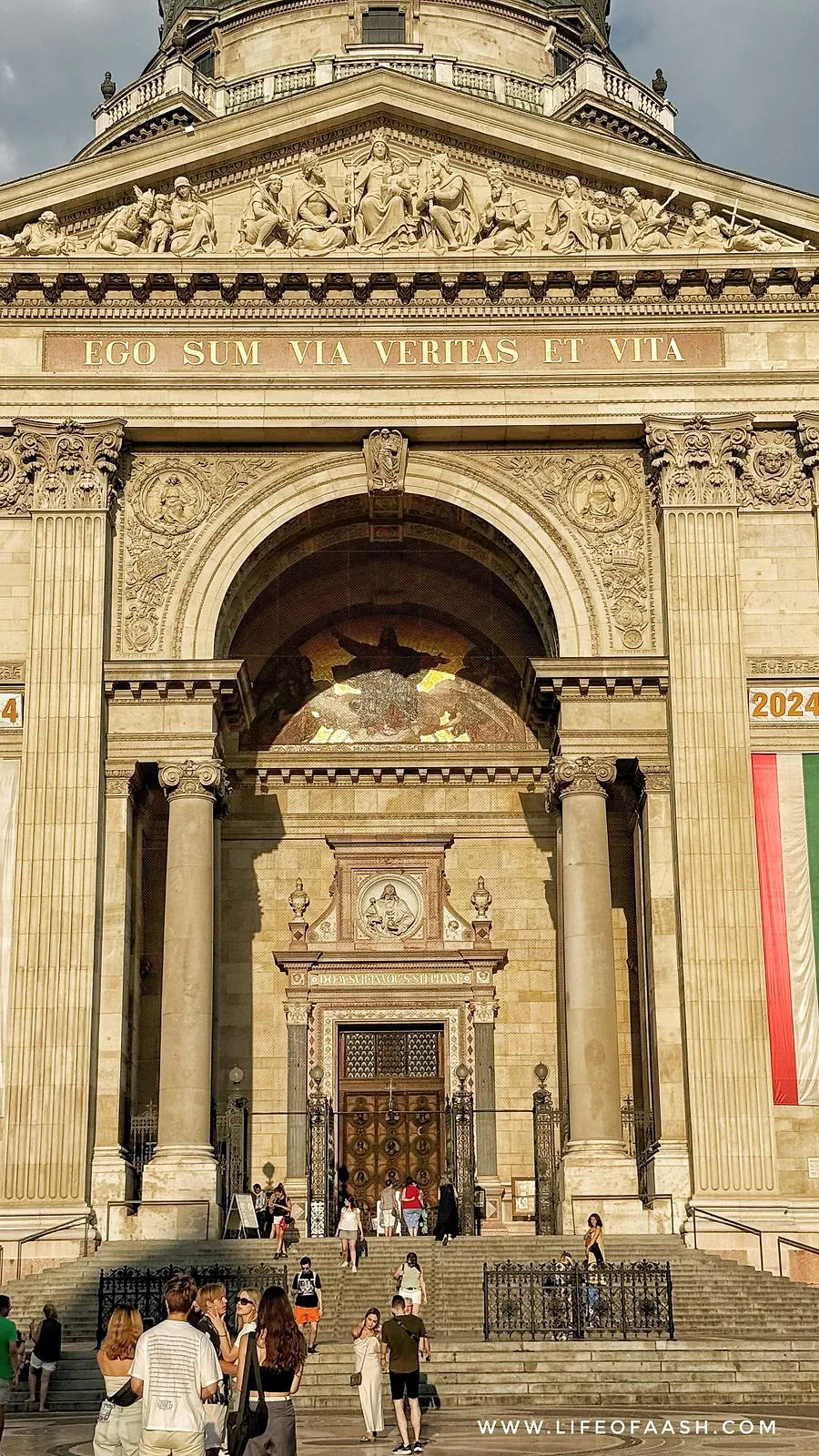 सेंट स्टेफन बासिलिका: बुडापेस्ट का एक रत्न (St Stephens Basilica)