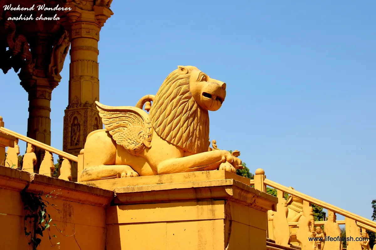 जैन मंदिर भिलाड़, गुजरात