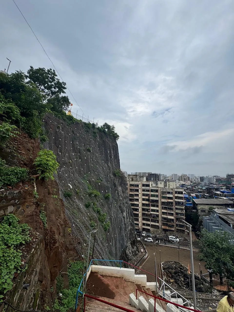 Monolith in the Mumbai City: Gilbert Hill & My Half-Ticket Adventure