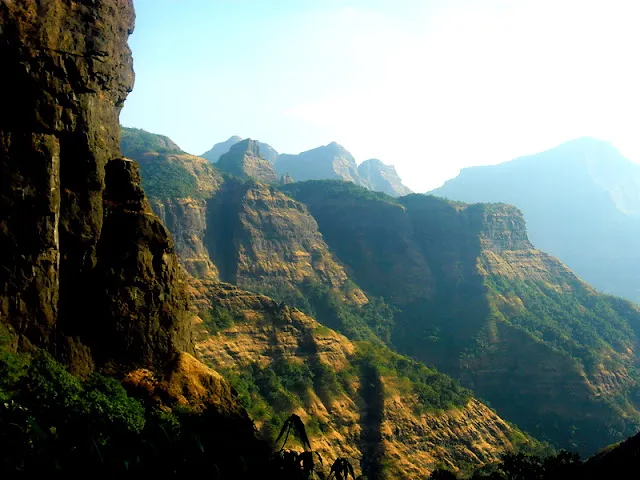 Trek from Samrad -Sandhan valley-Karoli Ghat-Ratangad-Ratanwadi
